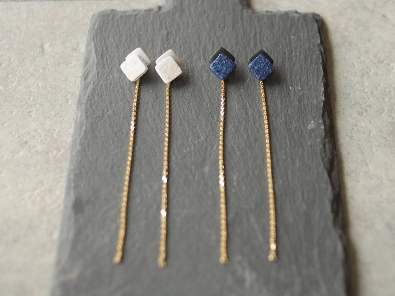 Long chain earrings / earrings - สร้อยคอยาว - ดินเหนียว สีน้ำเงิน