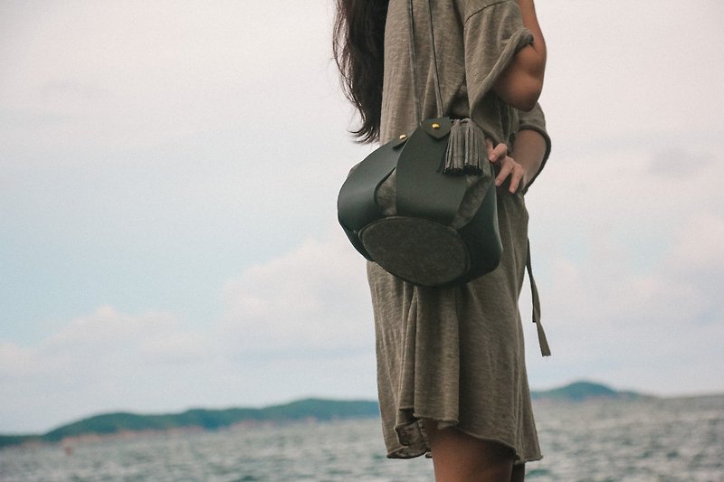 green - Fateh the drawstring bucket bag - Messenger Bags & Sling Bags - Faux Leather Green