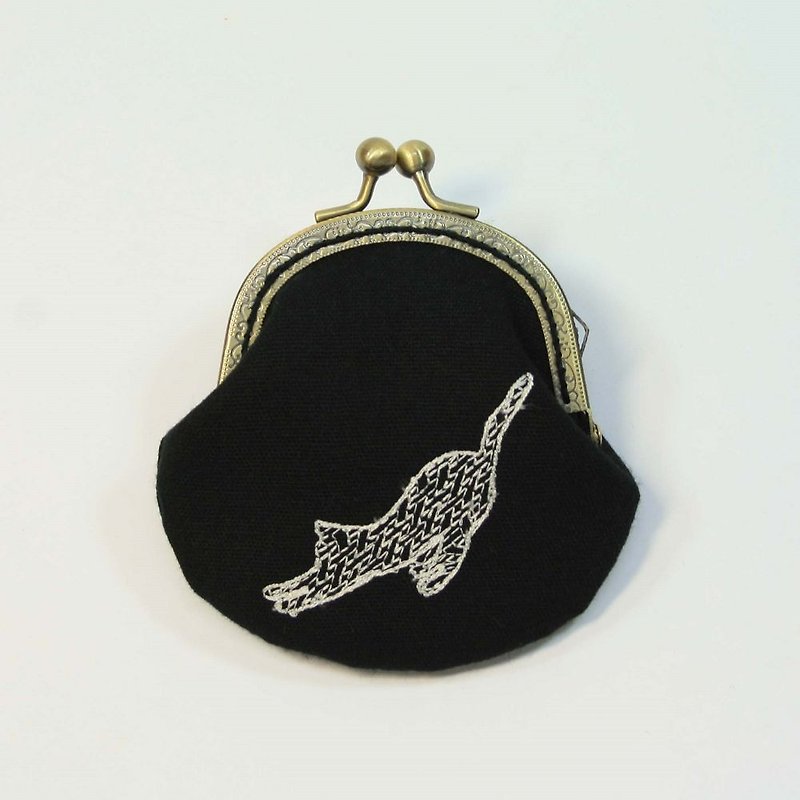 Embroidery 8.5cm mouth gold coin purse 35-cat gesture 06 - กระเป๋าใส่เหรียญ - ผ้าฝ้าย/ผ้าลินิน สีดำ