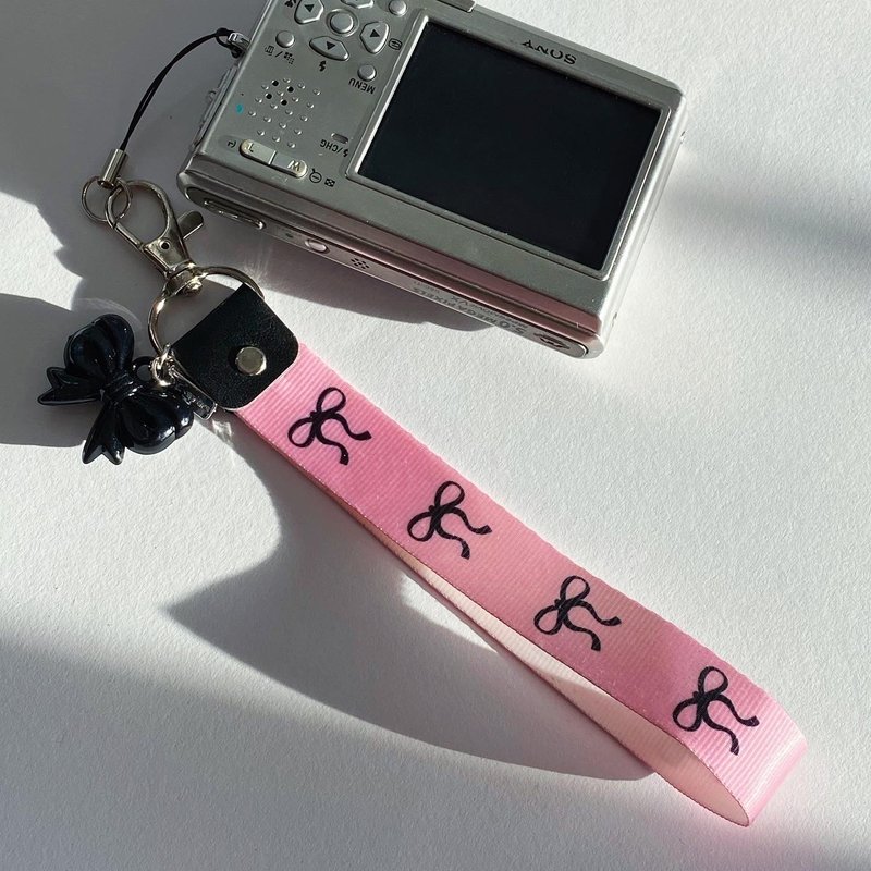 PINK RIBBON HAND STRAP - 手機掛繩/背帶 - 其他材質 