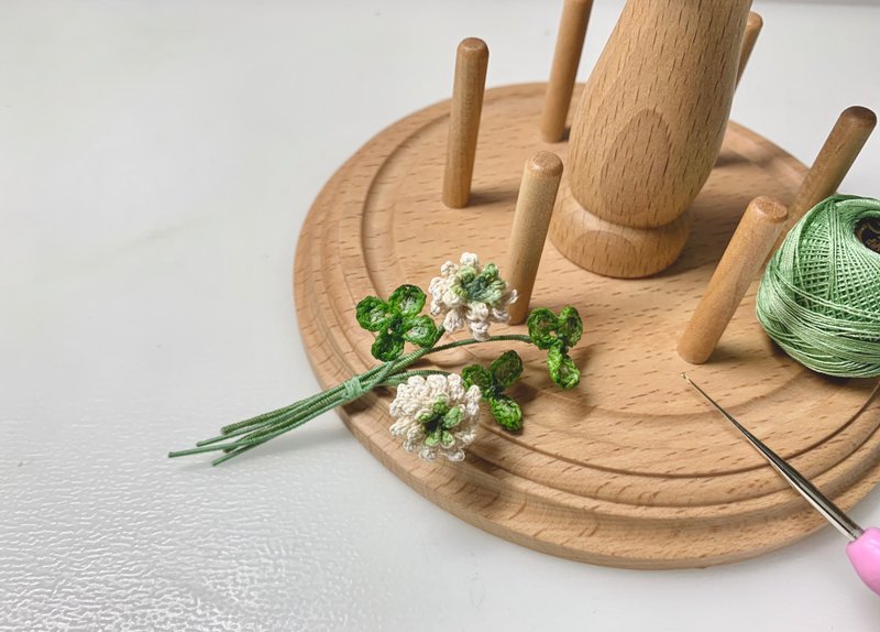 White Clover • 白詰草 四葉草 胸針 襟花 扣針 鉤花編織 客製 - 胸針 - 棉．麻 綠色