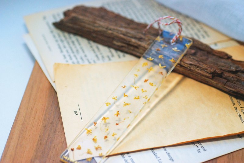 Embossed flower bookmark/bookmark – Osmanthus fragrans - ที่คั่นหนังสือ - พืช/ดอกไม้ สีส้ม