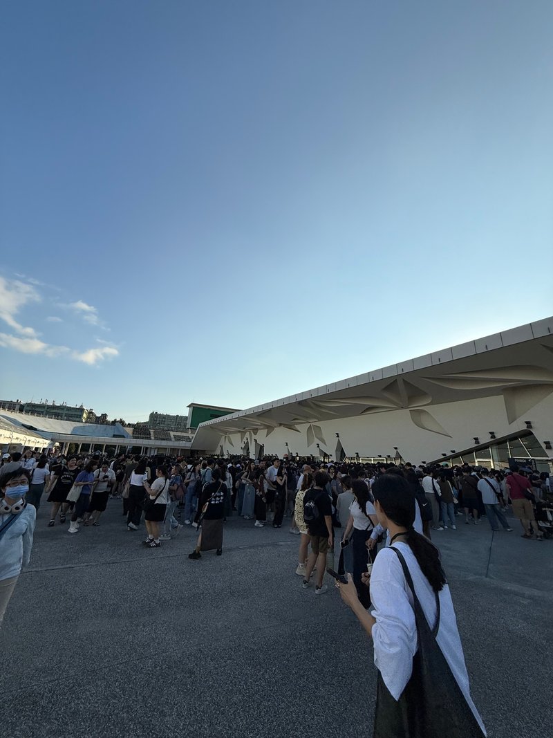 彎刀褲 - 吊帶褲/連身褲 - 其他材質 卡其色