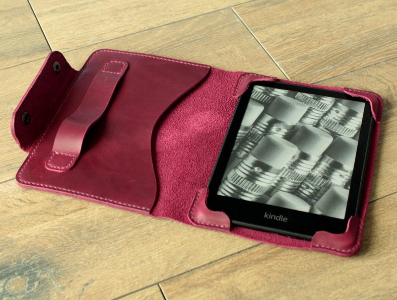 Kindle Paperwhite 12 2024 leather case Berry pink Kindle cover strap handle - 平板/電腦保護殼/保護貼 - 真皮 粉紅色