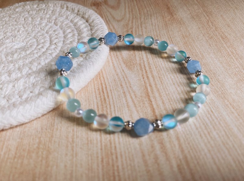 [Preferred Gift] Light Blue Cat’s Eye Amphibole Bracelet - สร้อยข้อมือ - คริสตัล สีน้ำเงิน