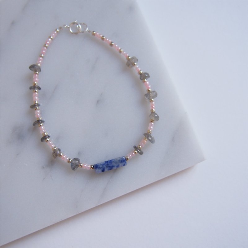 "KeepitPetite" temperament gift · · · Natural Moonstone Bracelet Bracelet Blue Treadstone · - สร้อยข้อมือ - เครื่องเพชรพลอย สีน้ำเงิน