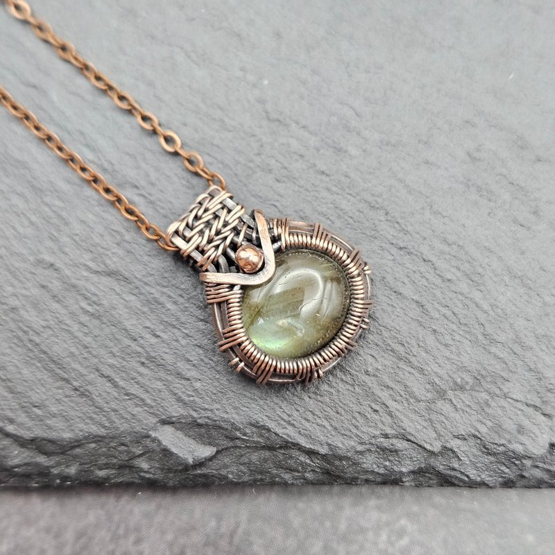 Labradorite Wire Wrapped Pendant , Copper , Oxidized - สร้อยคอ - ทองแดงทองเหลือง สีเขียว