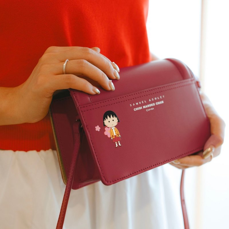 【PRE-ORDER】Samuel Ashley x Chibi Maruko Chan Leather Crossbody Bag - Cherry - กระเป๋าแมสเซนเจอร์ - หนังแท้ สีแดง