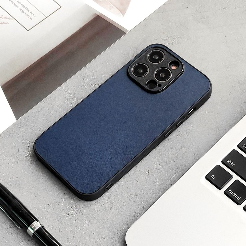 Mountain and sea blue iphone15pro mobile phone case genuine leather 14max protective cover 13mini back cover apple 12 all inclusive 11 - เคส/ซองมือถือ - หนังแท้ สีน้ำเงิน