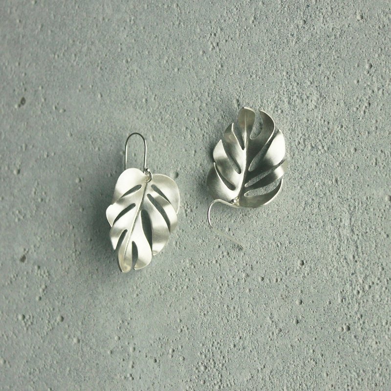 熱帶植物-姬龜背 純銀耳環 Tropical series - 耳環/耳夾 - 純銀 銀色