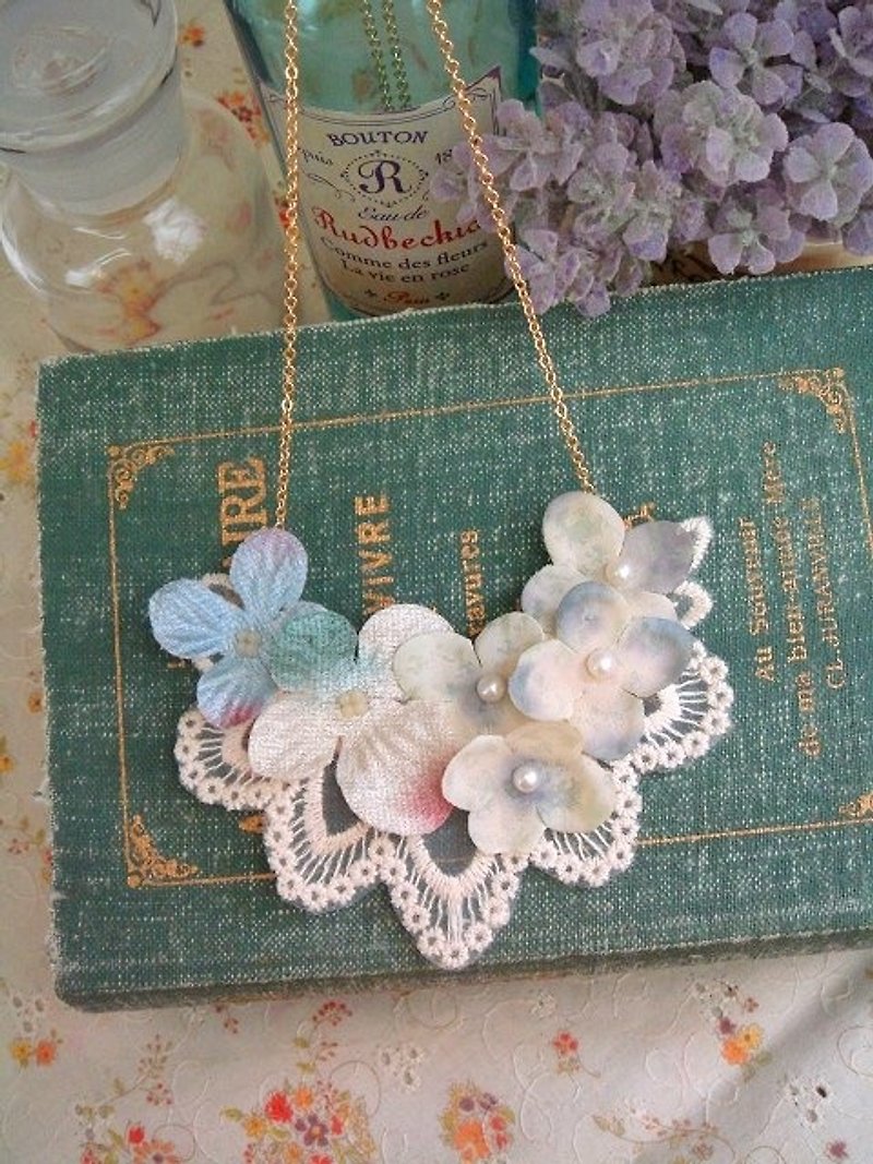 Garohands retro blue and green hydrangea flower fairy feel gift of long chain A465 Department of Forestry - Necklaces - Other Materials 