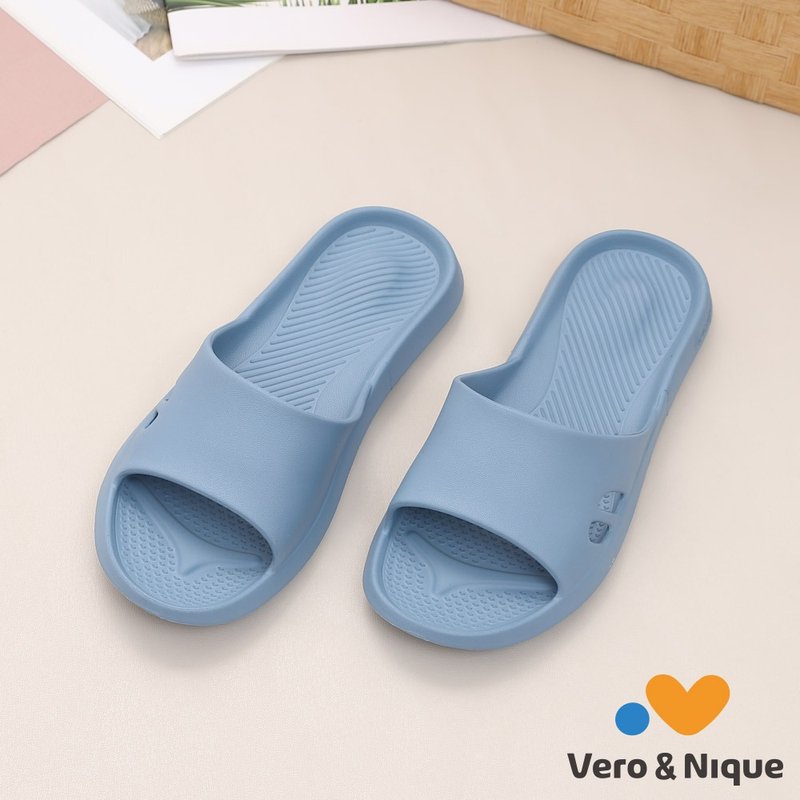 [Veronica] New color super lightweight pressure-free life slippers - Morandi Blue - รองเท้าแตะในบ้าน - พลาสติก สีน้ำเงิน