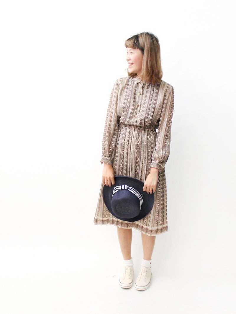 【RE0614D1260】初夏日本製典雅復古大地色蕾絲圖騰薄長袖古著洋裝 - 連身裙 - 聚酯纖維 咖啡色