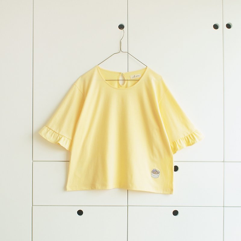cat brulee ruffle sleeve t-shirt : yellow - เสื้อยืดผู้หญิง - ผ้าฝ้าย/ผ้าลินิน สีเหลือง