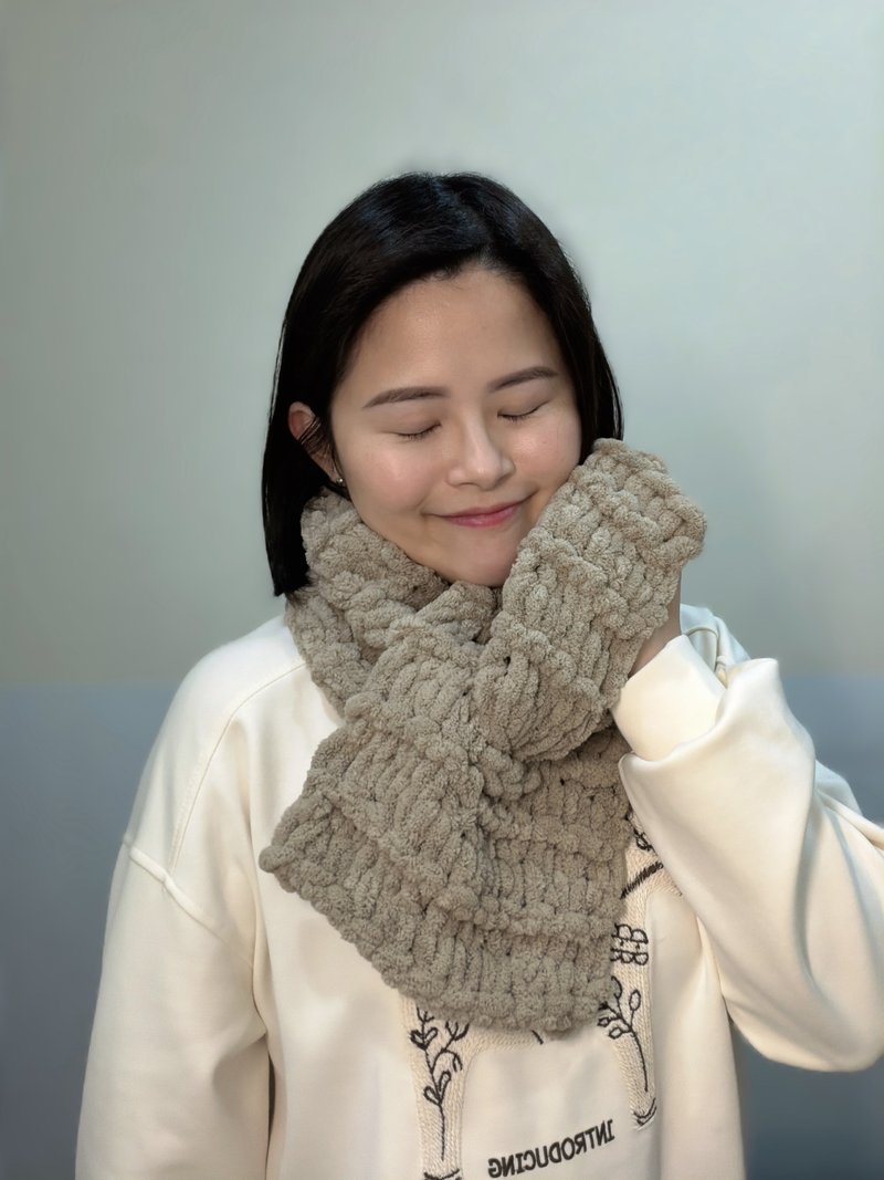 Donut Neck Warmer - ผ้าพันคอถัก - วัสดุอื่นๆ หลากหลายสี