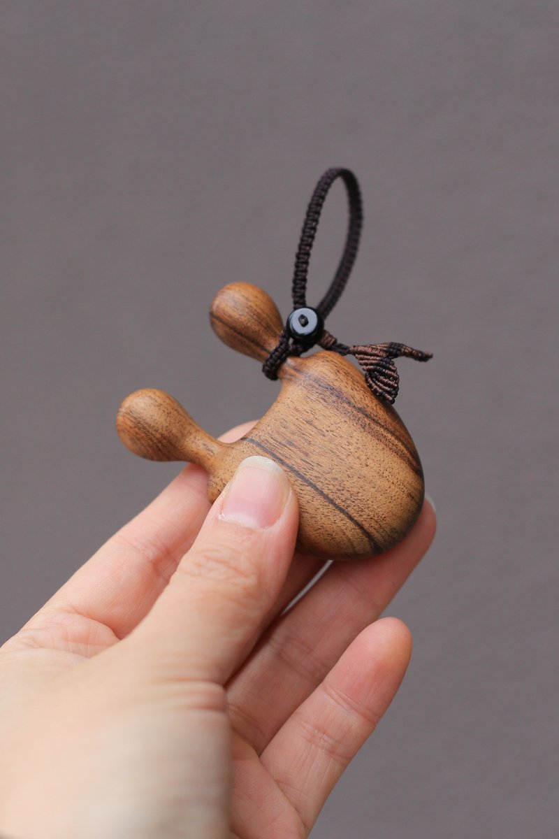 Yiranzhi Handmade Wood Art | Sandalwood Massage Pendant | Detachable Health Pendant - อุปกรณ์เสริมความงาม - ไม้ 