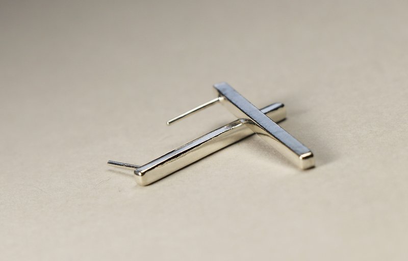 川越925純銀製のイヤリングの手作りの古典的な垂直制限 - ピアス・イヤリング - 金属 シルバー