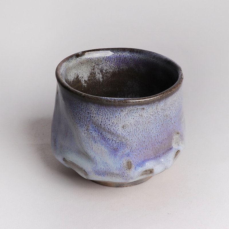 Ming bud kiln l firewood 萩 glaze dream purple blue knife tea bowl - ถ้วย - ดินเผา สีม่วง
