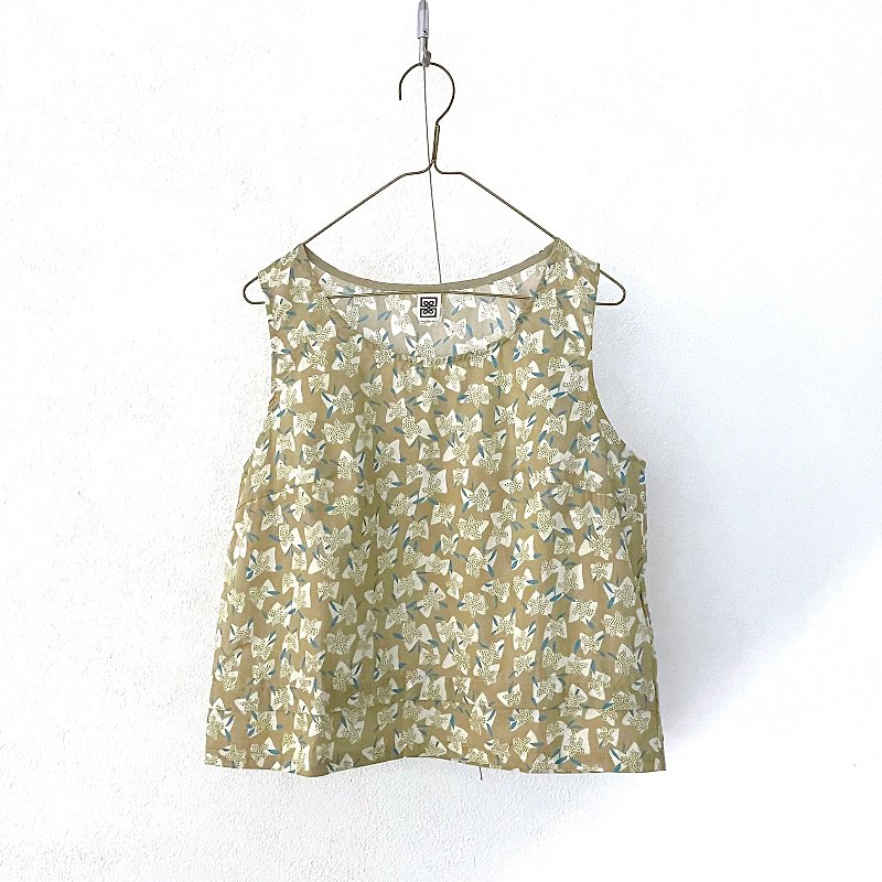 Summer short vest- Khaki butterfly flower - เสื้อกั๊กผู้หญิง - ผ้าฝ้าย/ผ้าลินิน หลากหลายสี