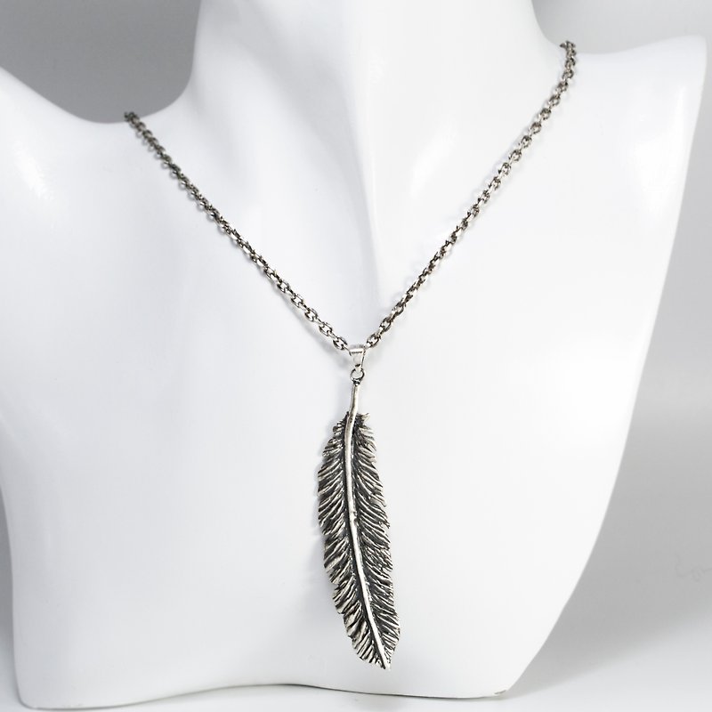 Wings Feather Necklace (Large)-Dyeing Black - สร้อยคอ - เงินแท้ สีเงิน
