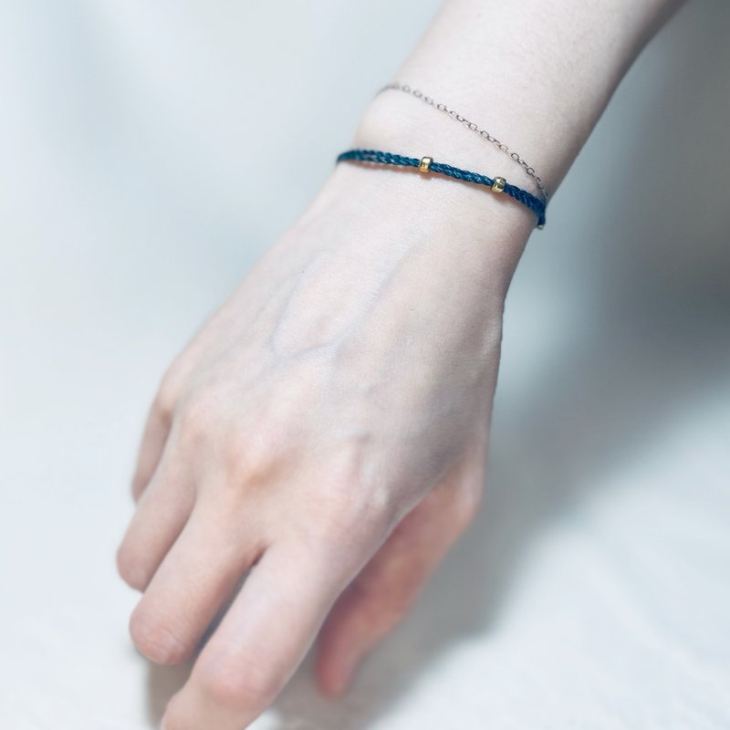 Be Careful - Extra Fine Midnight Blue Bronze Beads Retractable Knot Braided Wax Thread Bracelet Minimalist Navy Blue Wrap - สร้อยข้อมือ - ไฟเบอร์อื่นๆ สีน้ำเงิน