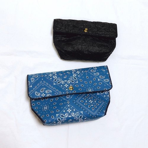 Clutch bag _ Paisley Denim blue - Shop BAKS JEJULOUNLIFE Handbags