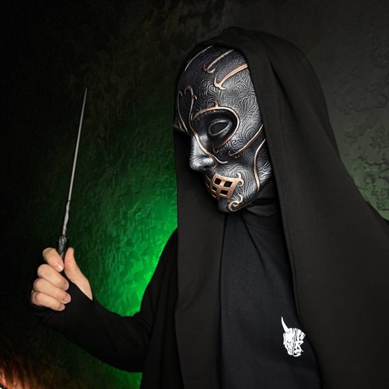 Death Eater Mask — Black & Silver with Rose Gold, Dark Wizard Mask Harry Potter - 口罩/口罩收納套 - 樹脂 黑色