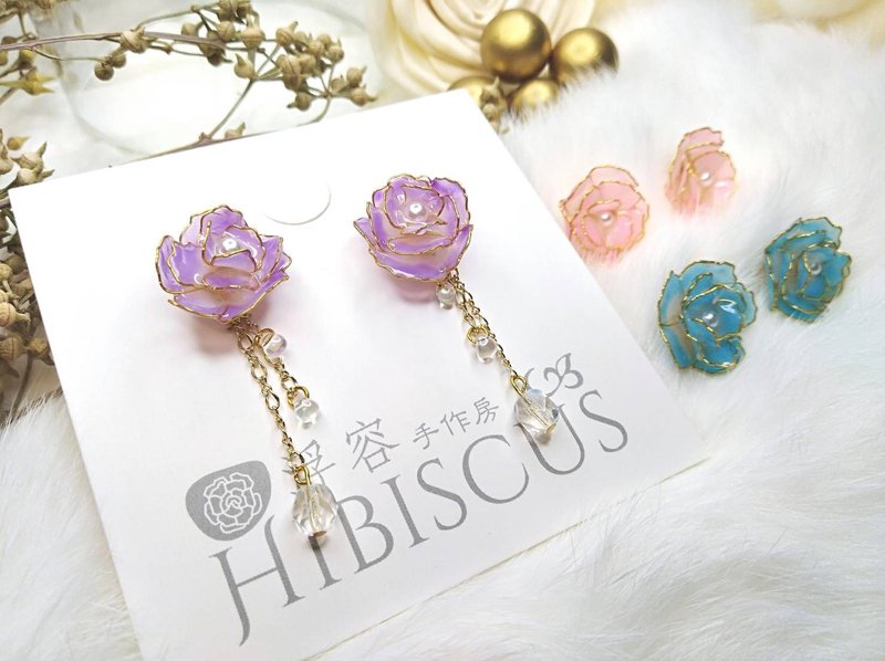 Floating hand-made room HIBISCUS# hidden heart#/earrings/crystal flower - ต่างหู - วัสดุอื่นๆ ขาว