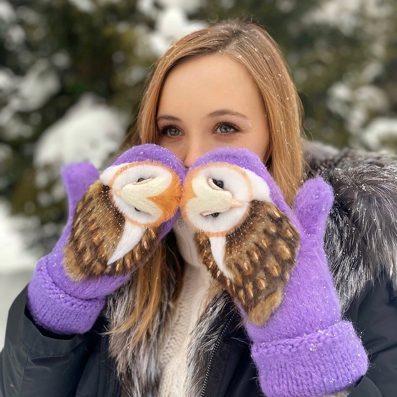 Unique handmade owl mittens. Warm woolen women's mittens with owls. Scandicraft - ถุงมือ - ขนแกะ สีนำ้ตาล