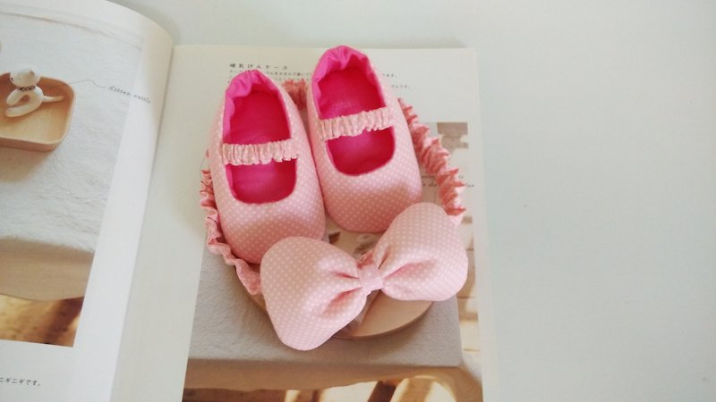 粉底水玉彌月禮物 寶寶鞋+髮帶 - 童裝鞋 - 棉．麻 粉紅色