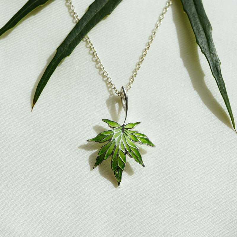 maple leaf in summer enamel necklace - Necklaces - Silver Green