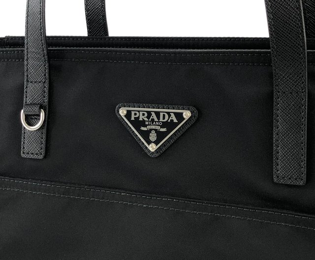 【美品】 PRADAプラダ ラフィア トライアングルロゴ トートバッグ PRADA プラダ トライアングルロゴ ラフィア カゴトートバッグ