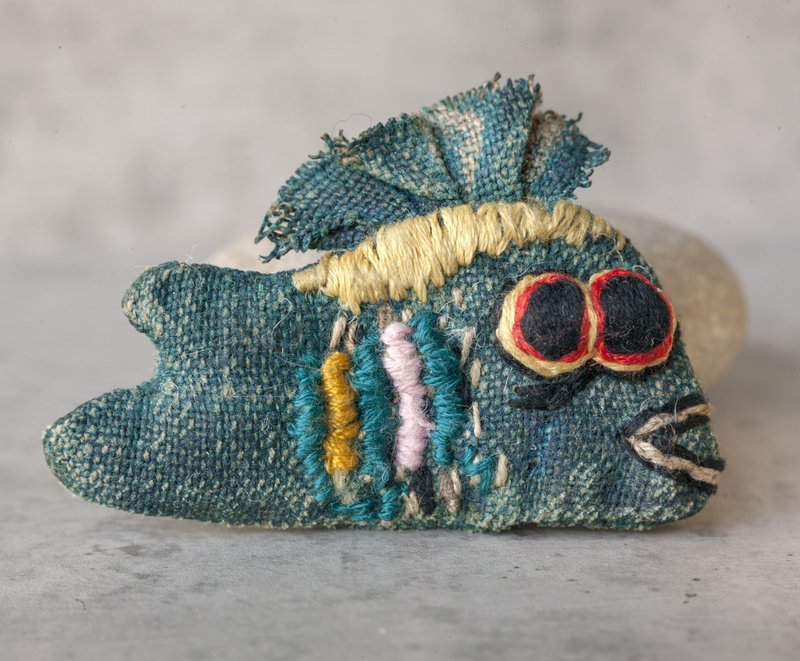 Brooch by KTZAY fishbrooch Brooch - 胸針 - 亞麻 多色