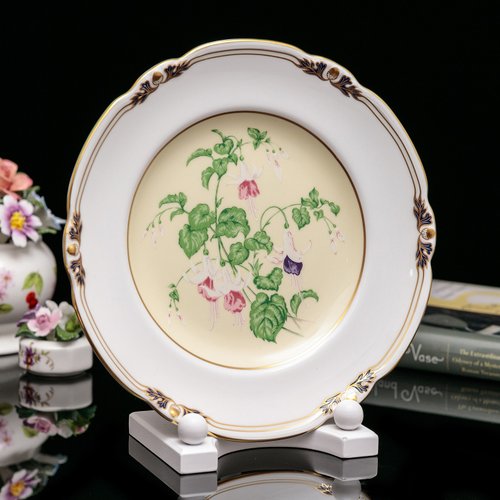 擎上閣裝飾藝術 限量英國製Royal Crown Derby 1996歐式裝飾花卉骨瓷盤Fuschia