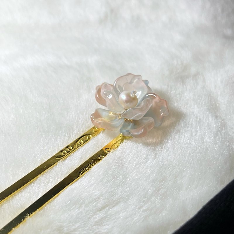 【訂製款】霧藍抹粉櫻草花形珍珠素花簪 - 髮圈/髮夾 - 琉璃 藍色