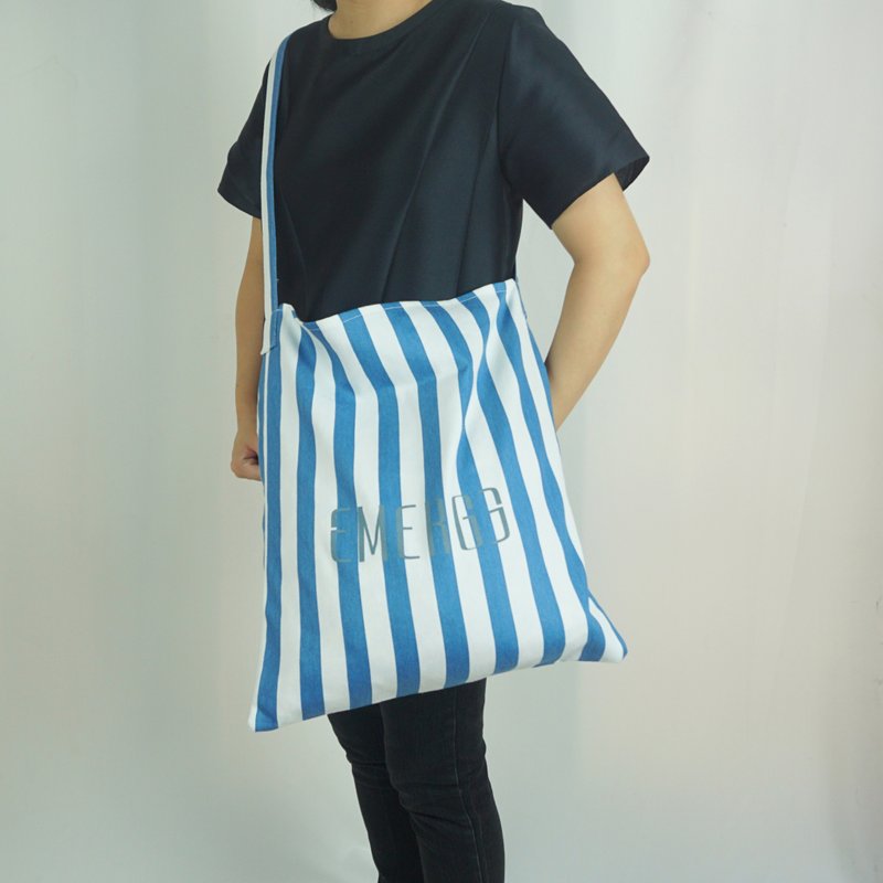 Emerge Signature Cotton Tote - 側背包/斜背包 - 棉．麻 藍色