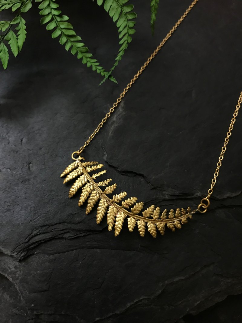 Handmade Fern Brass Necklace - สร้อยคอ - ทองแดงทองเหลือง สีทอง