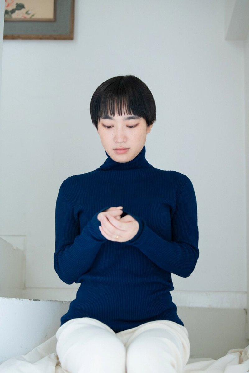 【藍染め】Organic Cotton無縫製　Cuff borderリブタートルセーター - 女上衣/長袖上衣 - 棉．麻 藍色