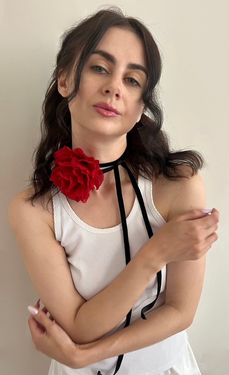 Large silky flower red velvet choker/ Necklace Victorian Rose boho gothic choker - 項鍊 - 其他材質 紅色