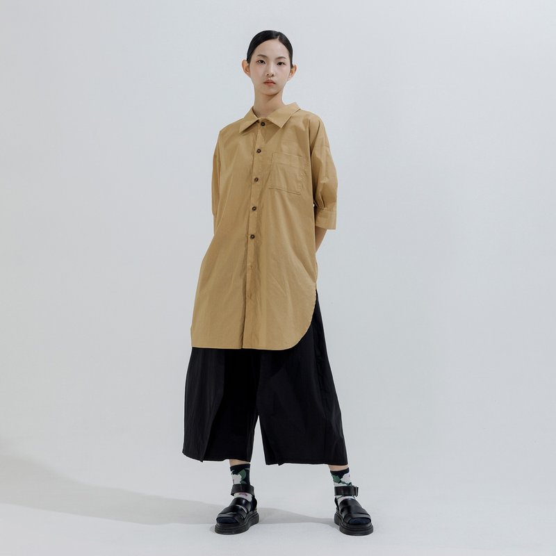 打褶拋袖落肩長襯衫 - 女襯衫 - 棉．麻 卡其色