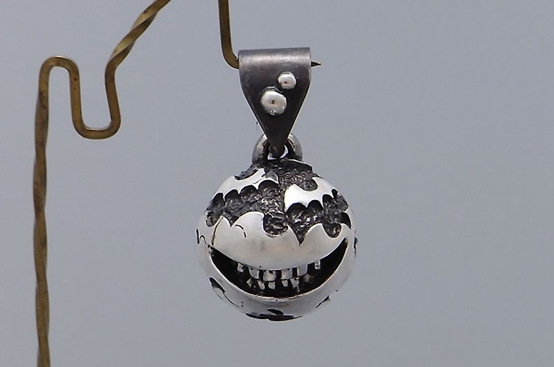 vampire smile_P1 (s_m-P.41 only pendant top without a chain 沒有銀鍊 sterling silver - Necklaces - Sterling Silver Silver