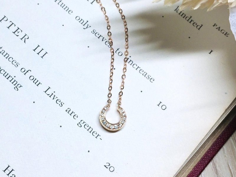 【Jewelry Ya 茱麗葉】- 幸運馬蹄鐵 - 14K 玫瑰金 小鑽項鍊 - 項鍊 - 玫瑰金 