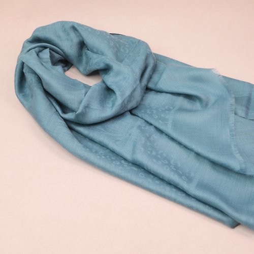 森織海自然生活風格服飾 【森織海X艾可繡】品藍。圖瑪機織高級細羊毛披肩。喀什米爾