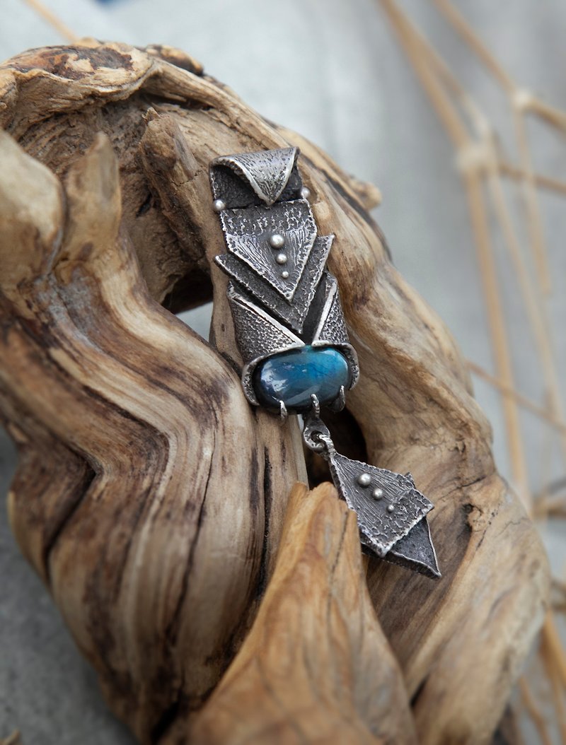 Sterling silver big unisex geometric pendant with labradorite black moon stone - Necklaces - Silver Blue