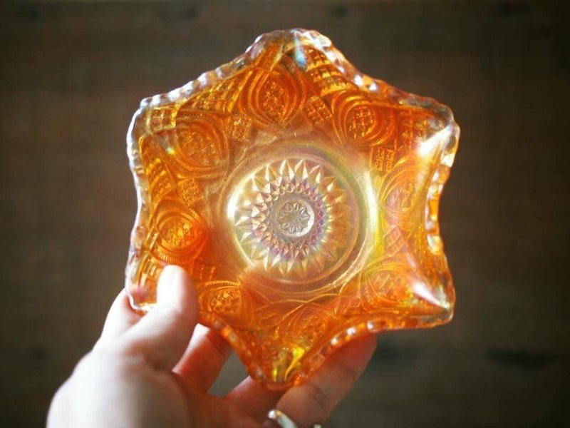 アメリカのアンティークカーニバルガラスボウル六角形シェル-JS - 茶碗・ボウル - ガラス オレンジ