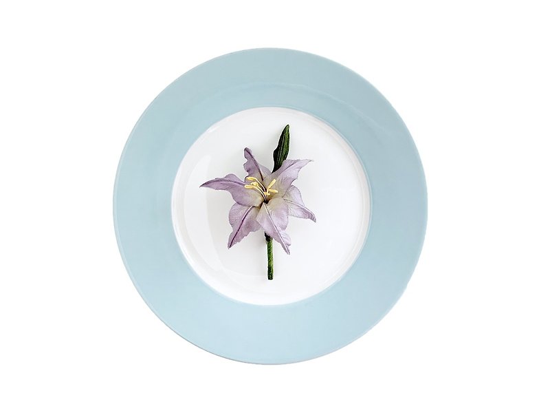 Corsage: Lily (light purple) - เข็มกลัด/ข้อมือดอกไม้ - ผ้าไหม สีม่วง