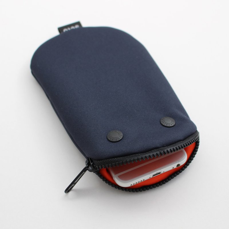 seto / creature bag / iPhone case / pencil case / Oval / Dark navy - 化妝包/收納袋 - 聚酯纖維 藍色