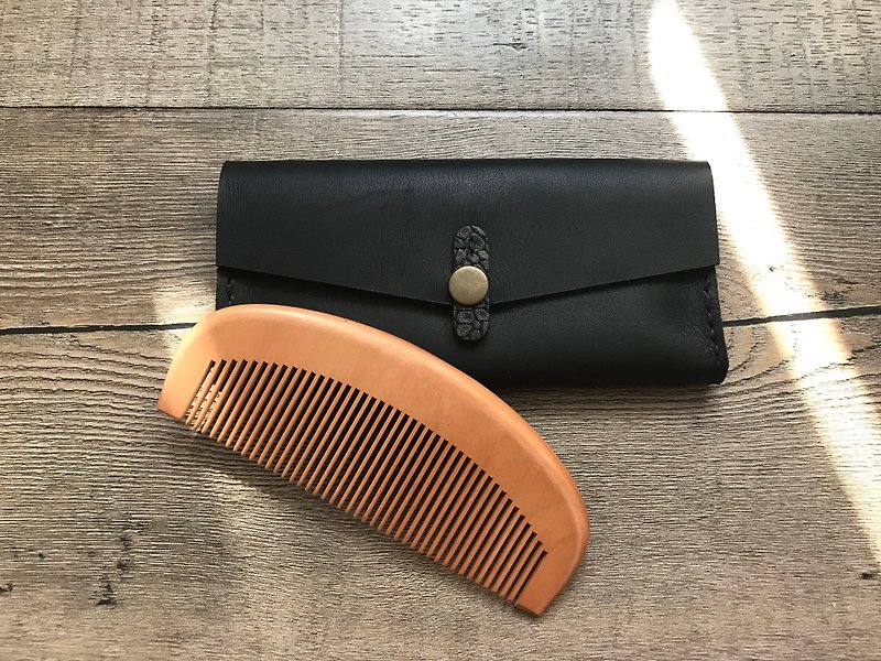 POPO │ Mexican │ wood comb + leather bag │ real leather - อุปกรณ์แต่งหน้า/กระจก/หวี - หนังแท้ สีดำ