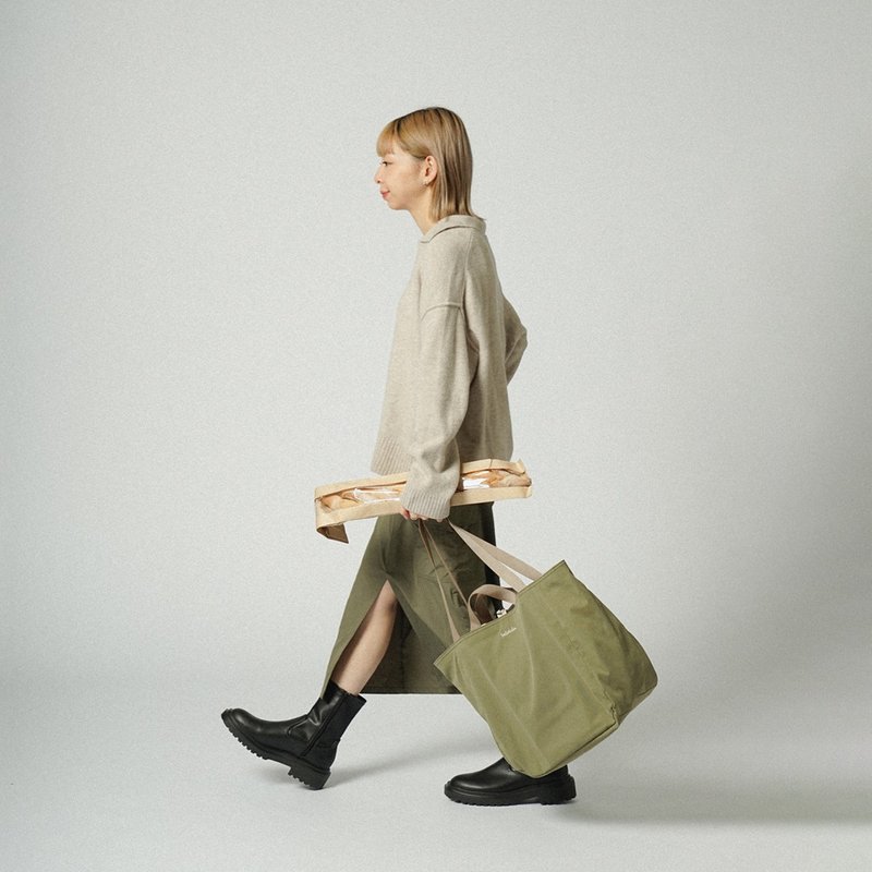 JAKE (Eco Edition) Double-sided 2-way Tote, Large (Bright Olive /Linen) - กระเป๋าถือ - เส้นใยสังเคราะห์ หลากหลายสี