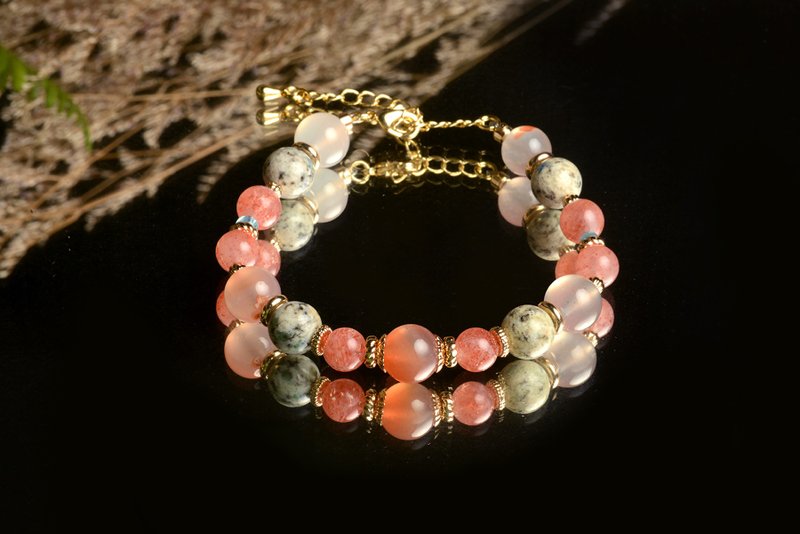 [Shenshan Crystal Mine] Chalcedony Gold Strawberry k2blue Blue Phosphorus Bracelet / Chalcedony / Golden Strawberry / k2blue / Blue - สร้อยข้อมือ - คริสตัล หลากหลายสี